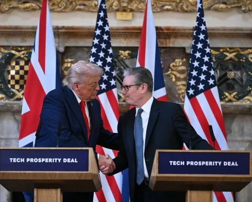 Donald Trump Directs Criticism on Vladimir Putin and Praises UK in Press Conference with Starmer